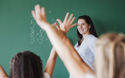¿A qué edad debería enseñar educación financiera a mis hijos?
